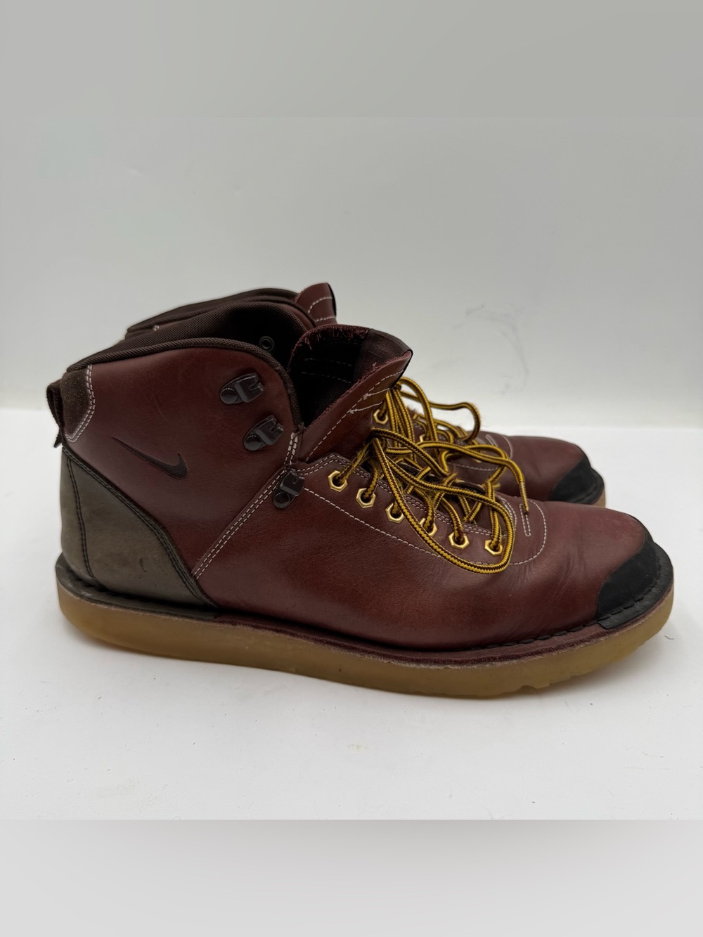 B57 Nike Air Magma 2012 Brown Men's Size 11 Leather Boots 524920-222